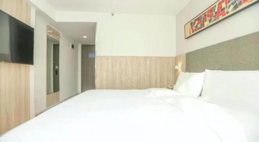 Hanting Hotel Chengdu Kuanzhai Alley Exterior photo